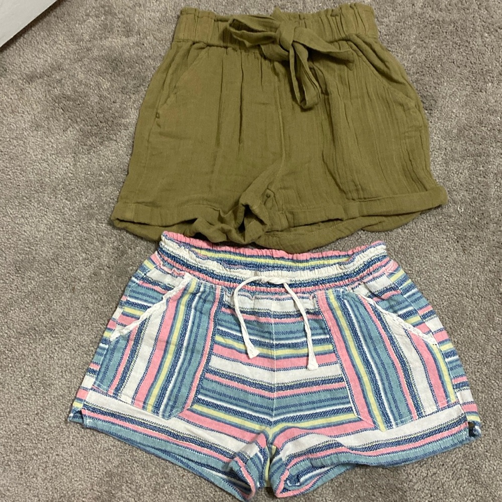 2 pairs of shorts xs high rise SO brand NWT and Rewind small